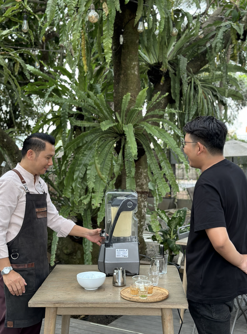 Blend your own Indonesian coffee in Tangerang 